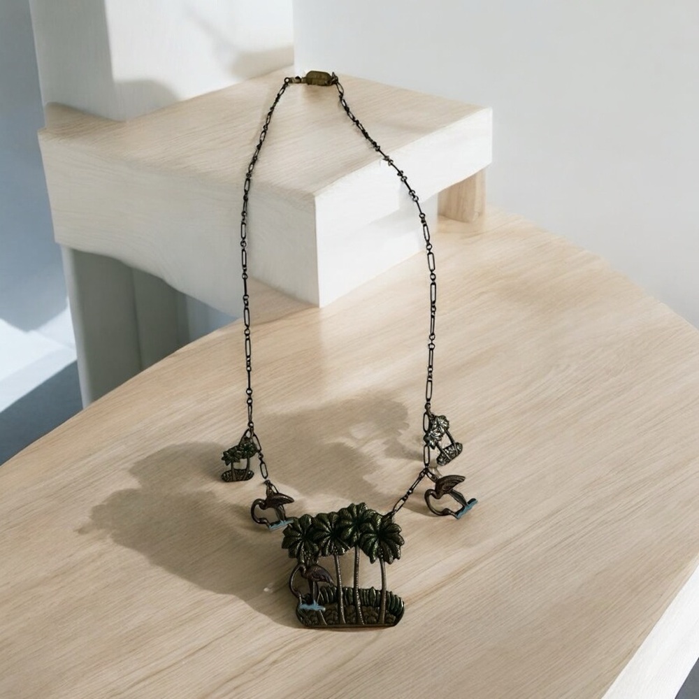 Pididdly Links Kingston N.Y. Charm Necklace w/ Palm Trees Pendant Vintage